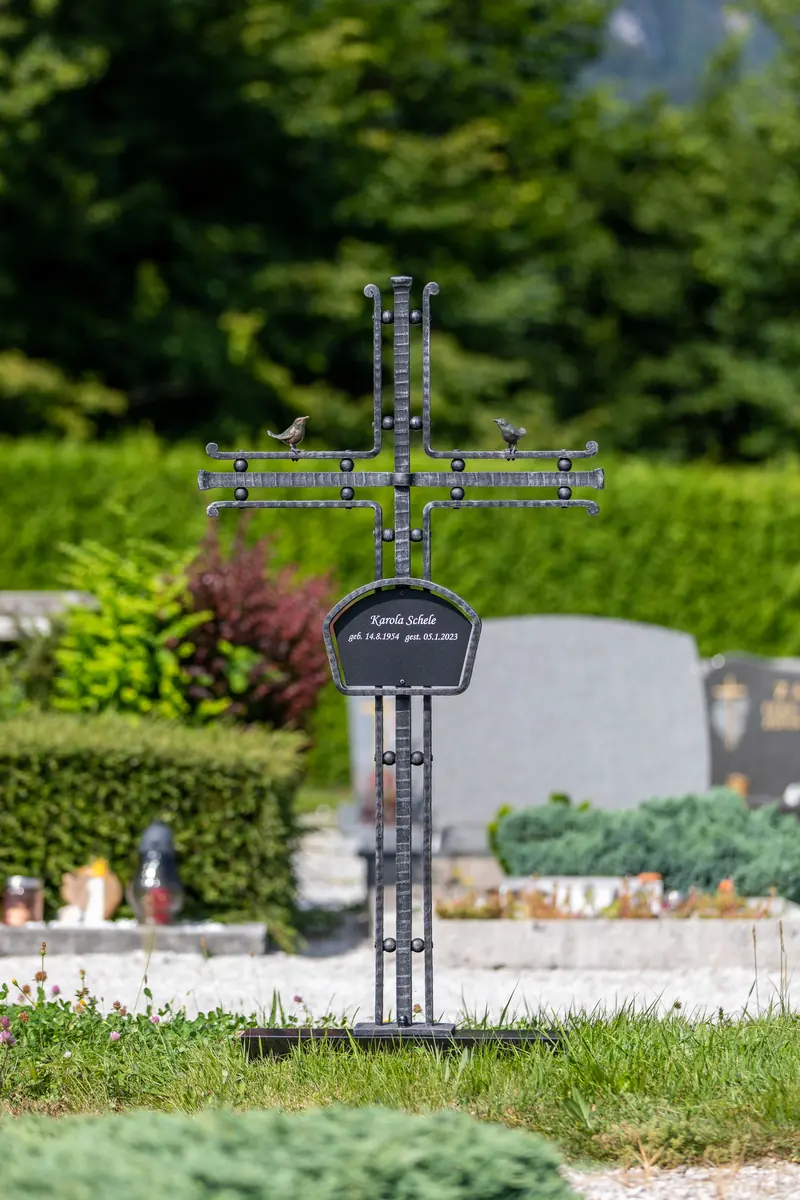 Handgeschmiedetes Grabkreuz – Arbeit aus unserer Werkstatt, Bild 2