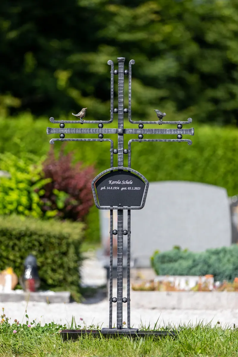 Handgeschmiedetes Grabkreuz – Arbeit aus unserer Werkstatt, Bild 3