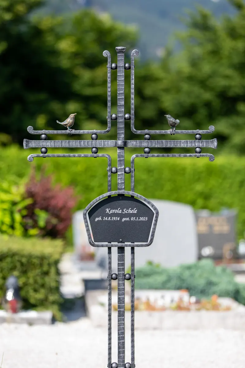 Handgeschmiedetes Grabkreuz – Arbeit aus unserer Werkstatt, Bild 13