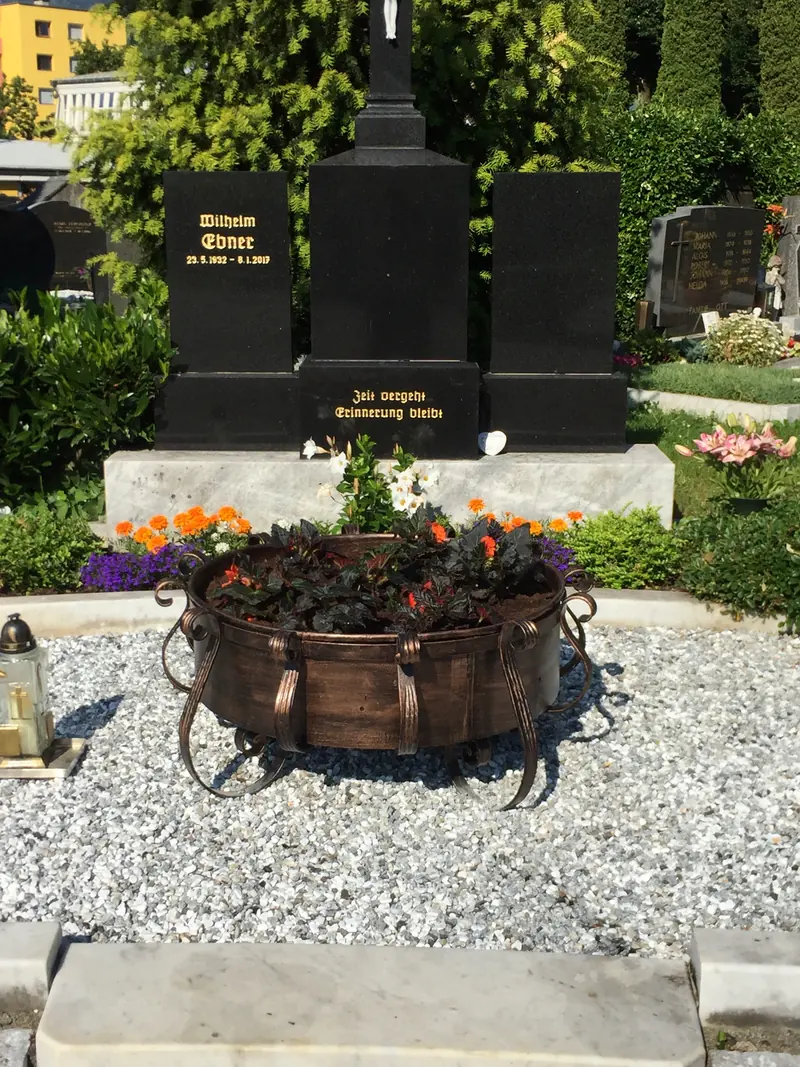 Handgeschmiedetes Grabkreuz – Arbeit aus unserer Werkstatt, Bild 40