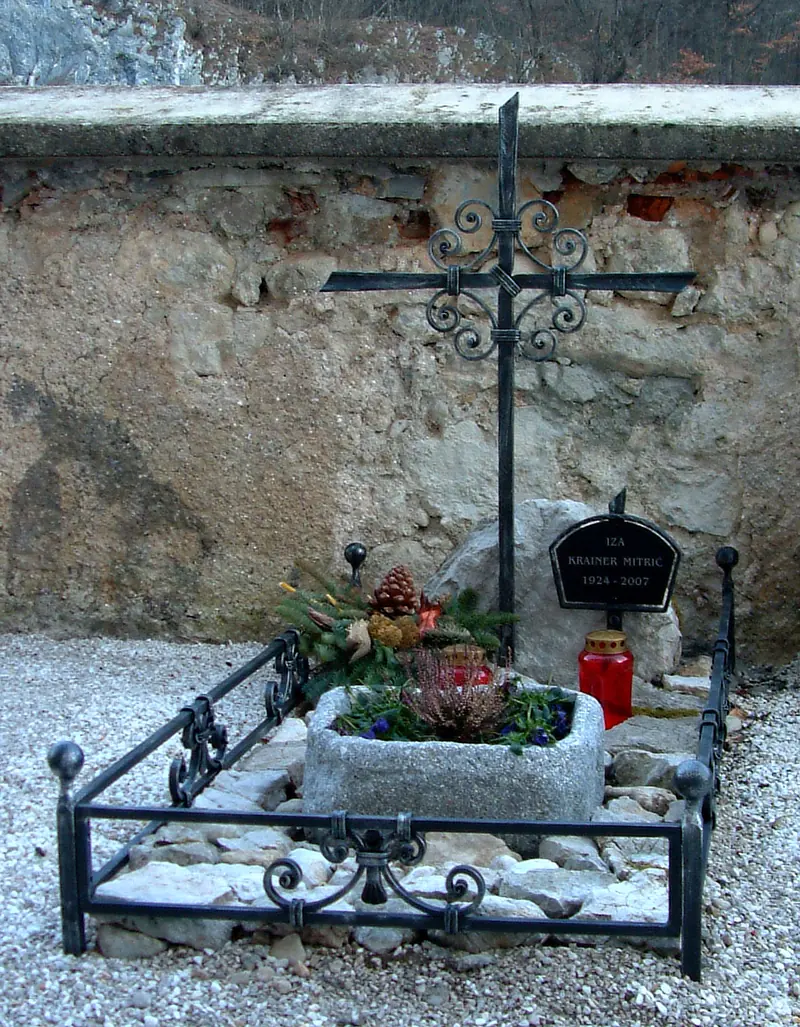 Handgeschmiedetes Grabkreuz – Arbeit aus unserer Werkstatt, Bild 41