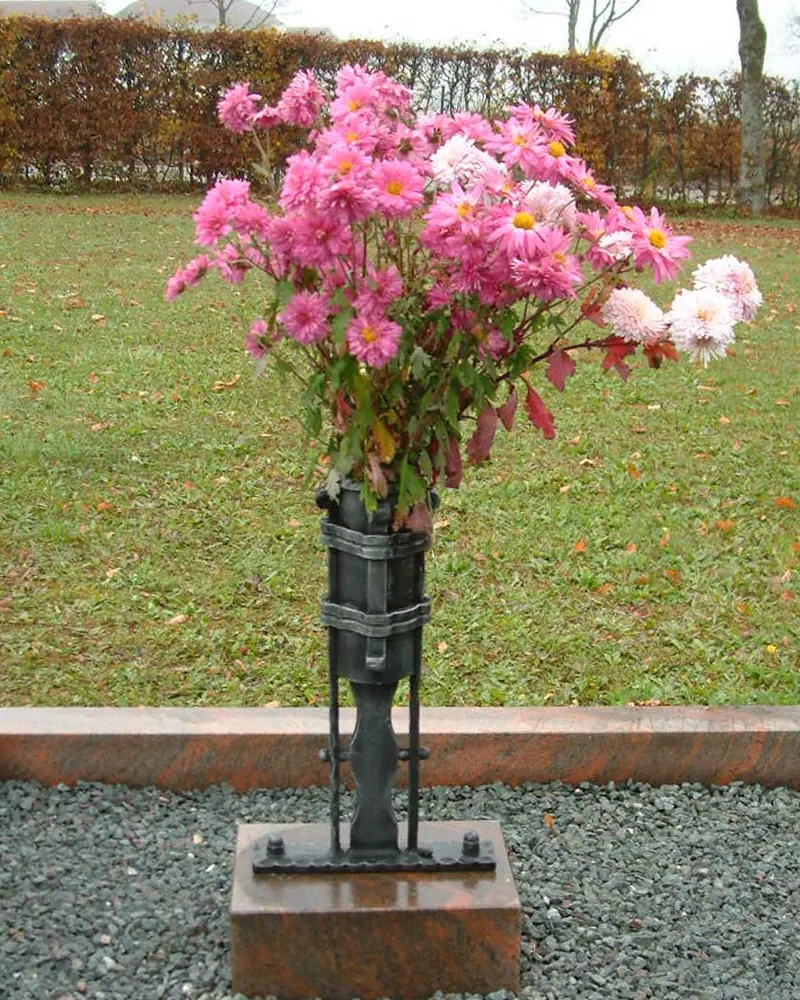 Handgeschmiedetes Grabkreuz – Arbeit aus unserer Werkstatt, Bild 44