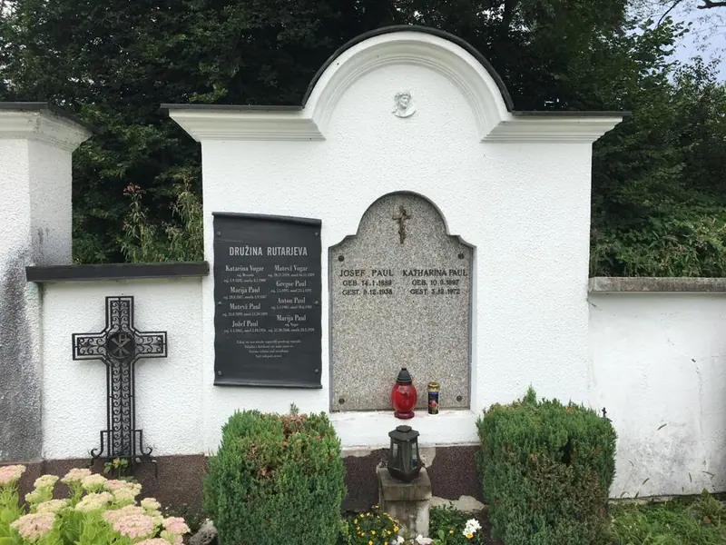 Handgeschmiedetes Grabkreuz – Arbeit aus unserer Werkstatt, Bild 86
