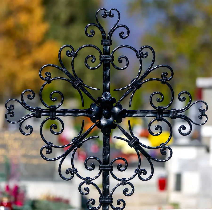 Grabkreuz Freising, Detailansicht 1
