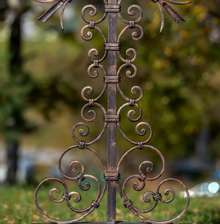 Grabkreuz Berlin, Detailansicht 3