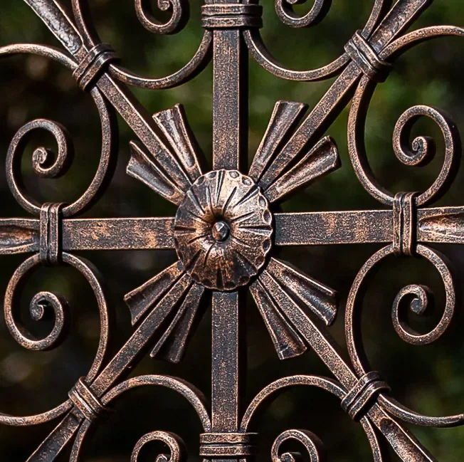 Grabkreuz Berlin, Detailansicht 5