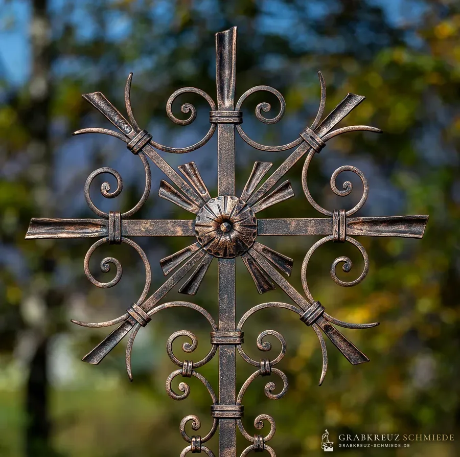 Grabkreuz Berlin, Detailansicht 2