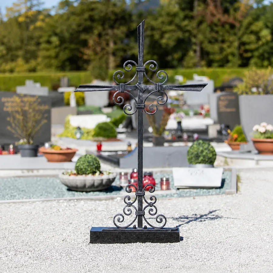 Grabkreuz Germering, Gesamtansicht