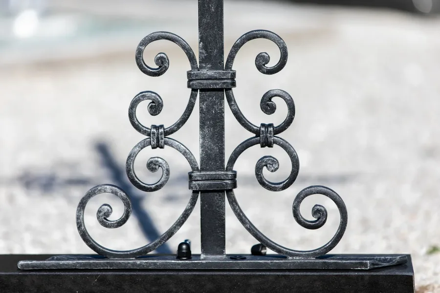 Grabkreuz Germering, Detailansicht 3