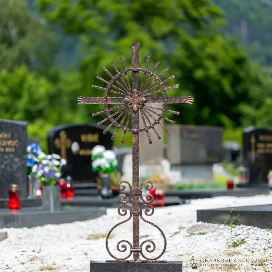 Grabkreuz Heidelberg Grundmodell, Strahlenkranz-Kreuz ohne Figur