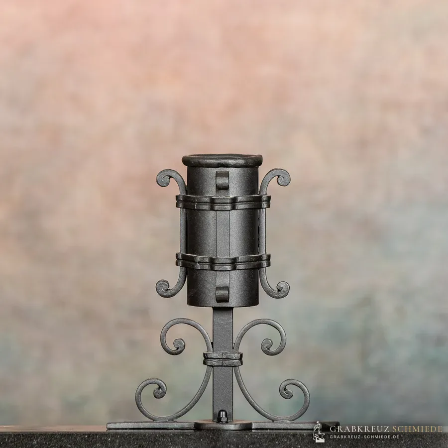 Germering Vase, Rich