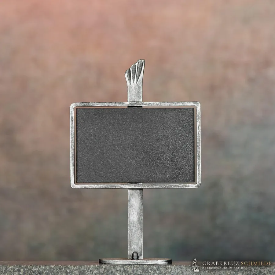 Rosenheim Namenstafel, Square, Silber patiniert