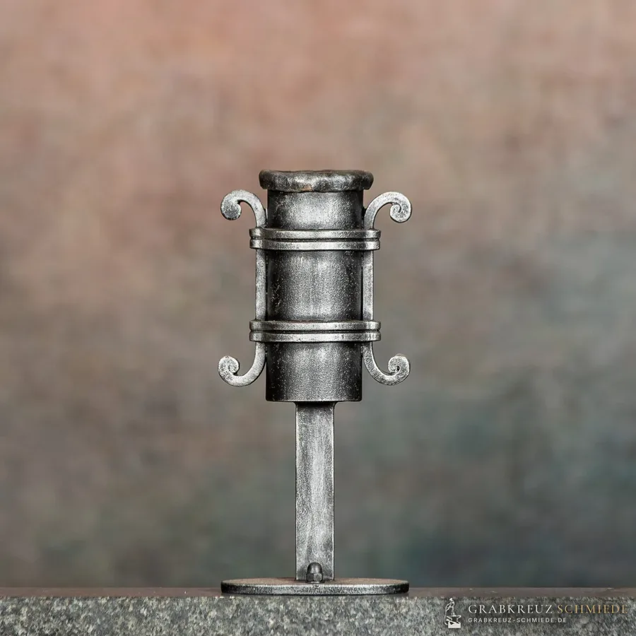 Rosenheim Vase, Standard, Silber patiniert
