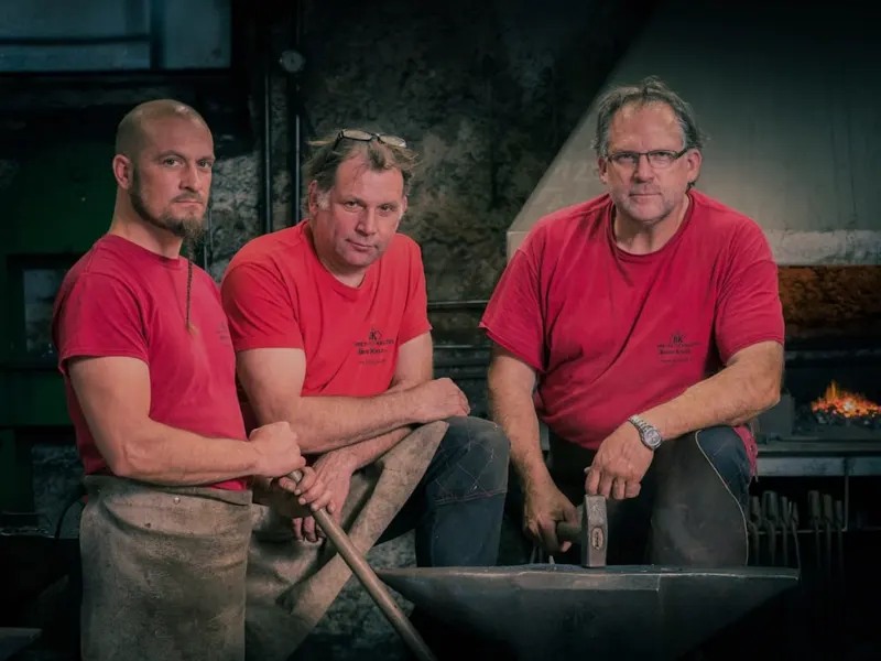 Das Team der Kunstschmiede. Aufnahme aus unserem Werkstattarchiv.