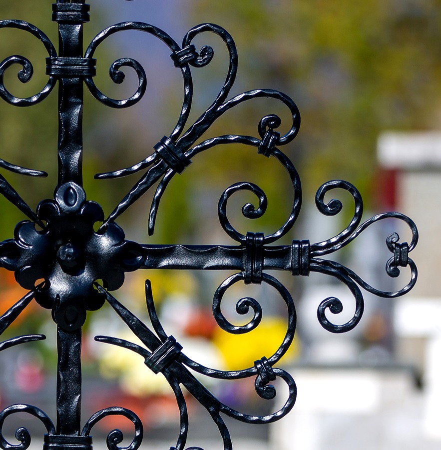 Detail 2 des Grabkreuzes Freising
