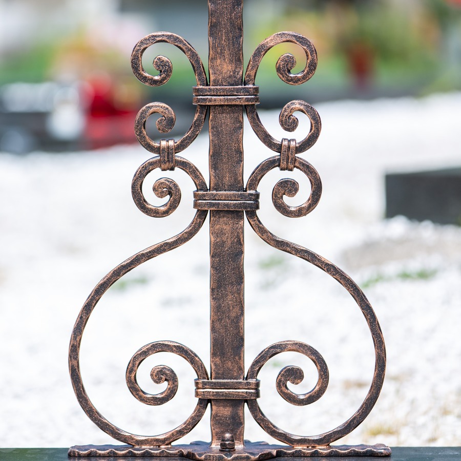 Detail 2 des Grabkreuzes Heidelberg