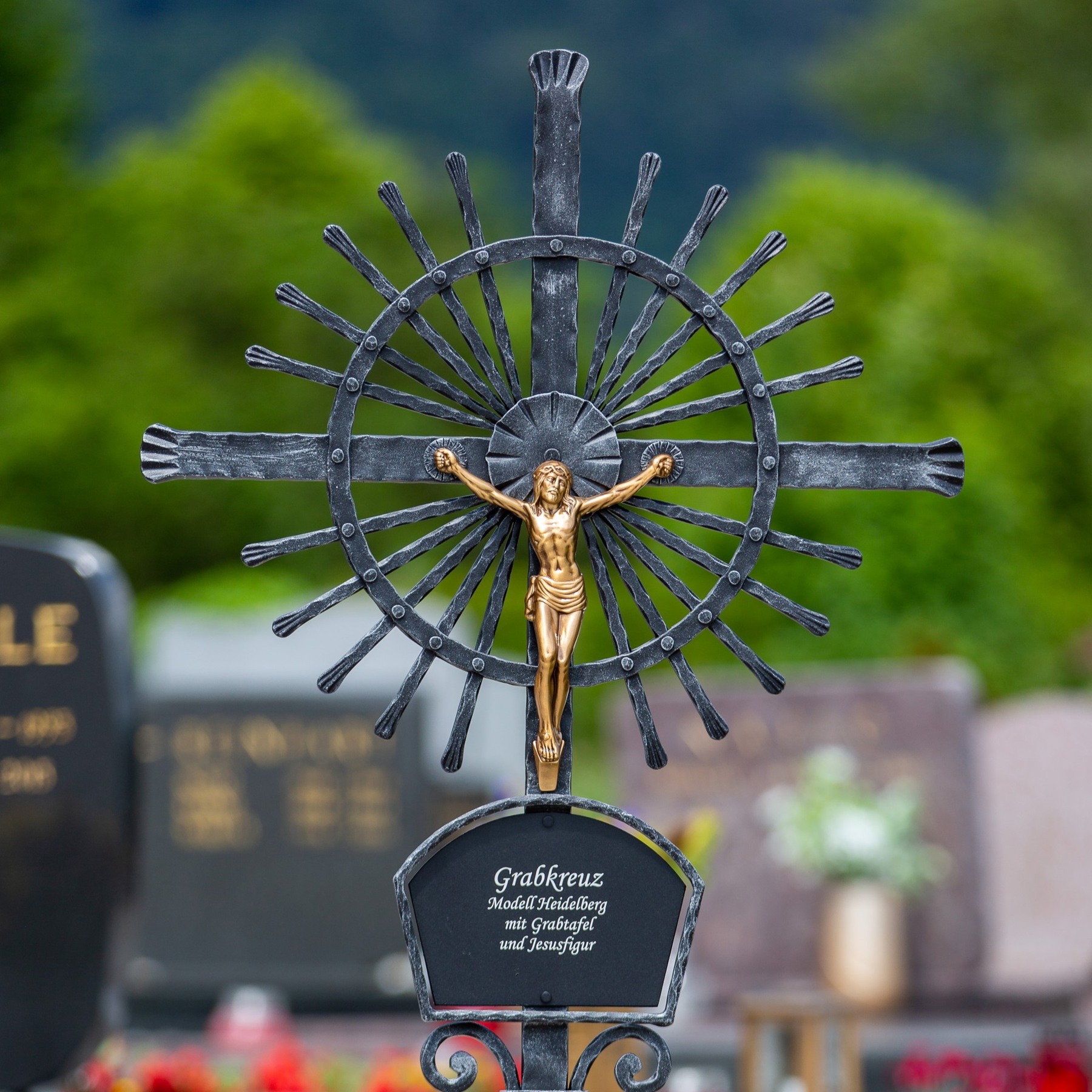 Weitere Ansicht 3 des Grabkreuzes Heidelberg